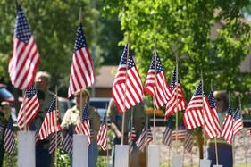 Memorial_Day_Flagged_Crosses